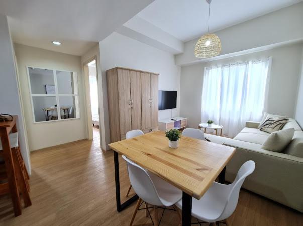 Lovely 2- Br Condo คากายันเดโอโร ภายนอก รูปภาพ
